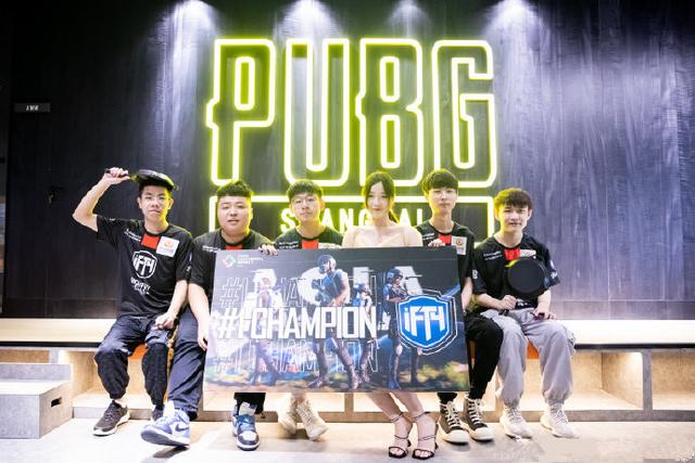 形成了一道 形成了一道